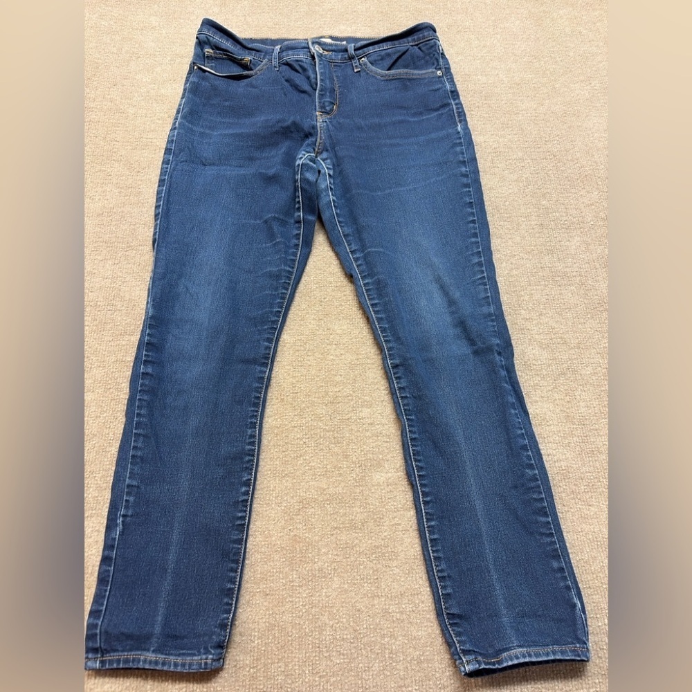 Levi’s 311 Shaping Skinny Jeans Dark Wash – Size 31 1611